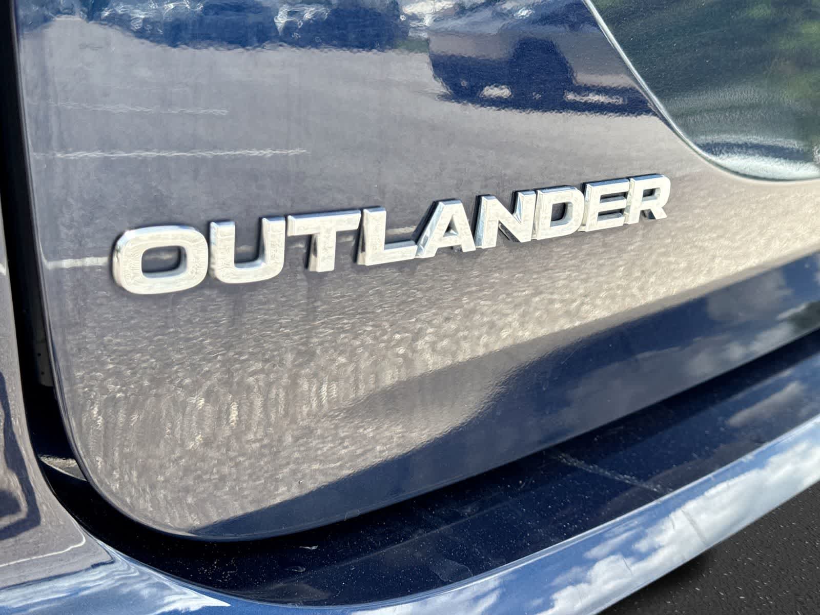 2024 Mitsubishi Outlander SE