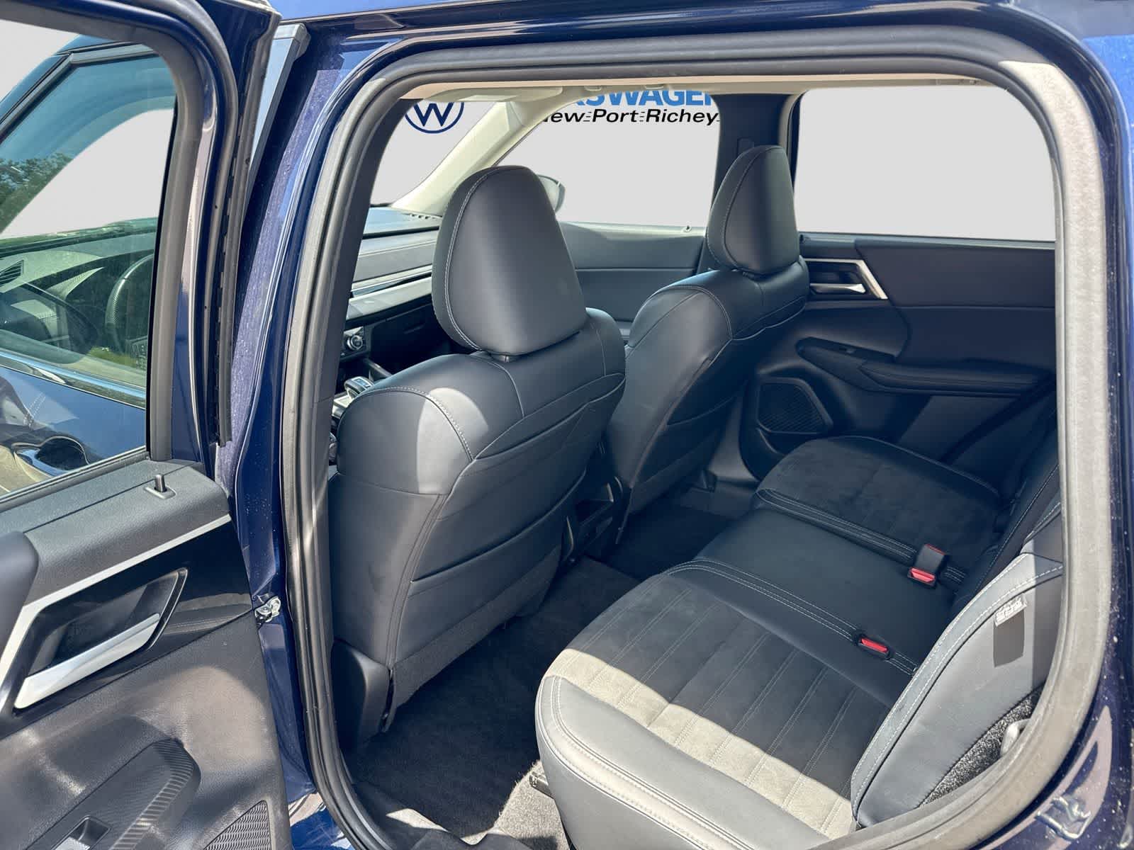 2024 Mitsubishi Outlander SE
