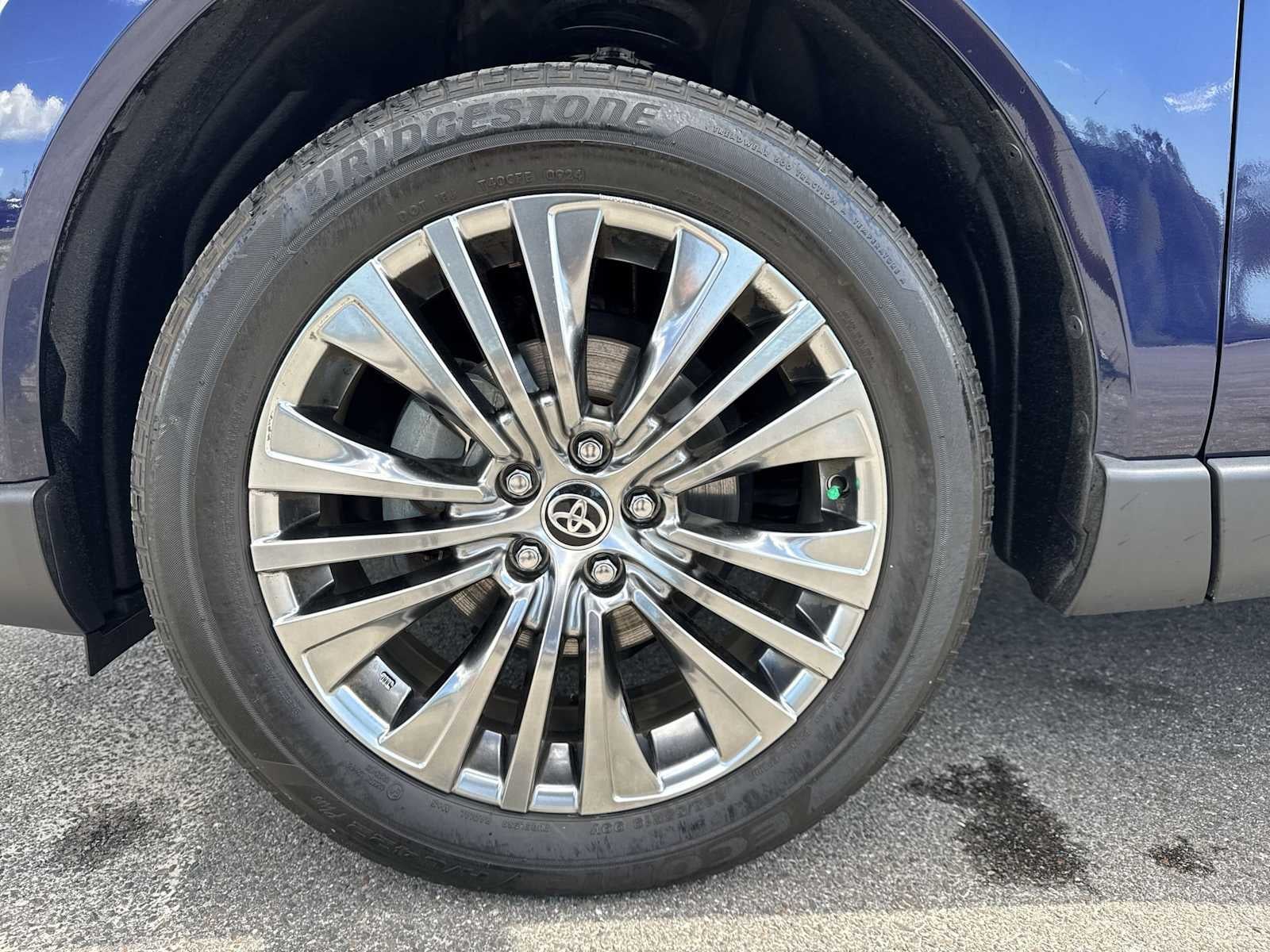 2024 Toyota Venza LE