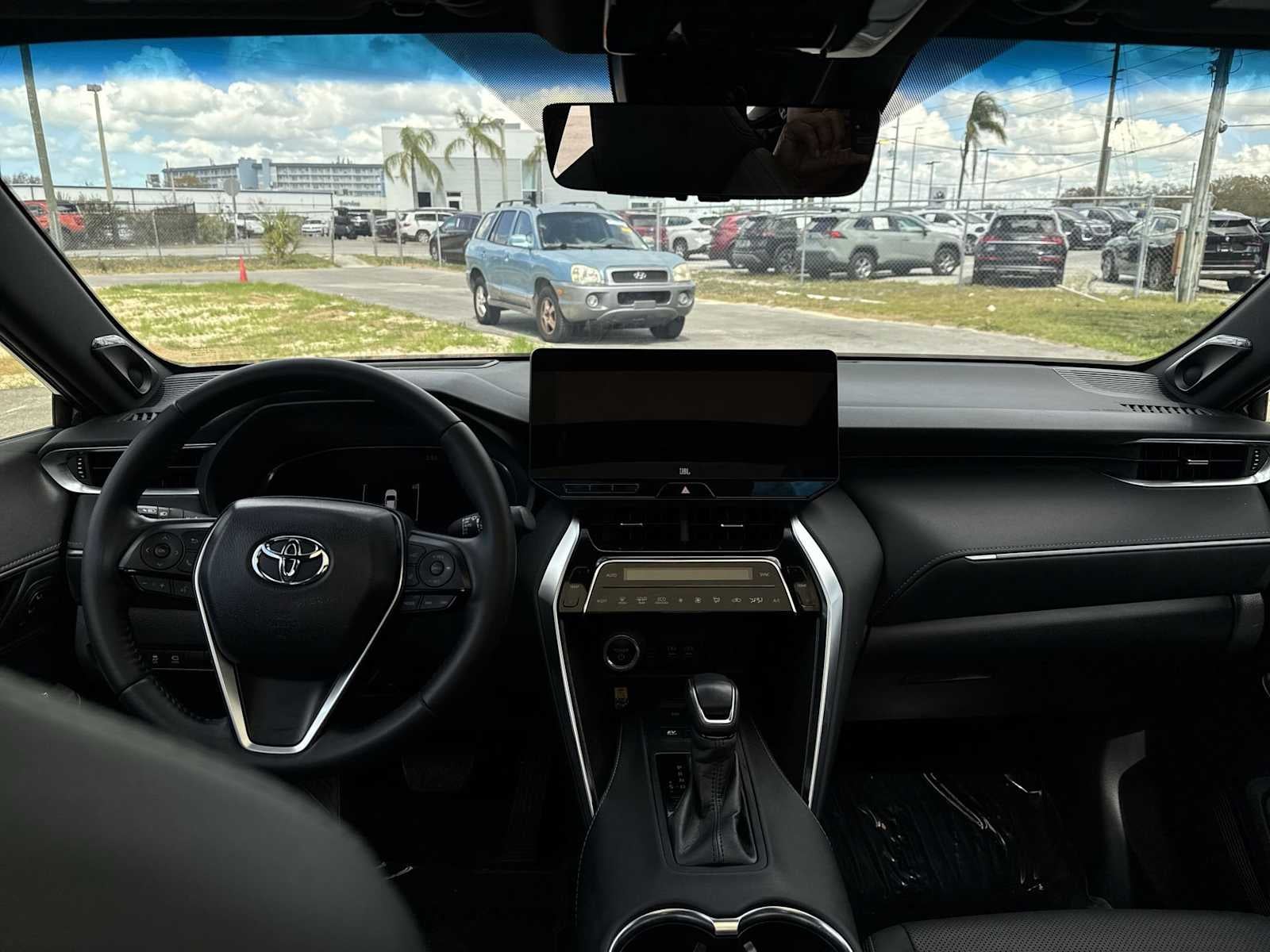 2024 Toyota Venza LE