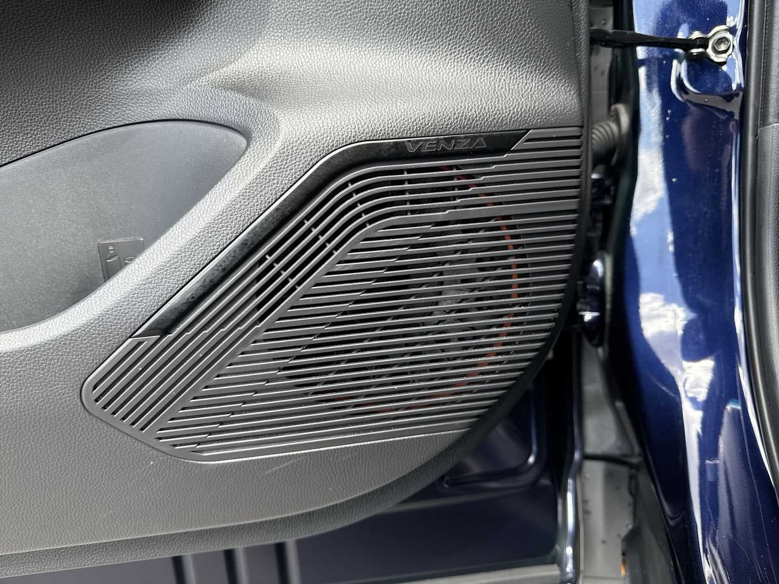 2024 Toyota Venza LE