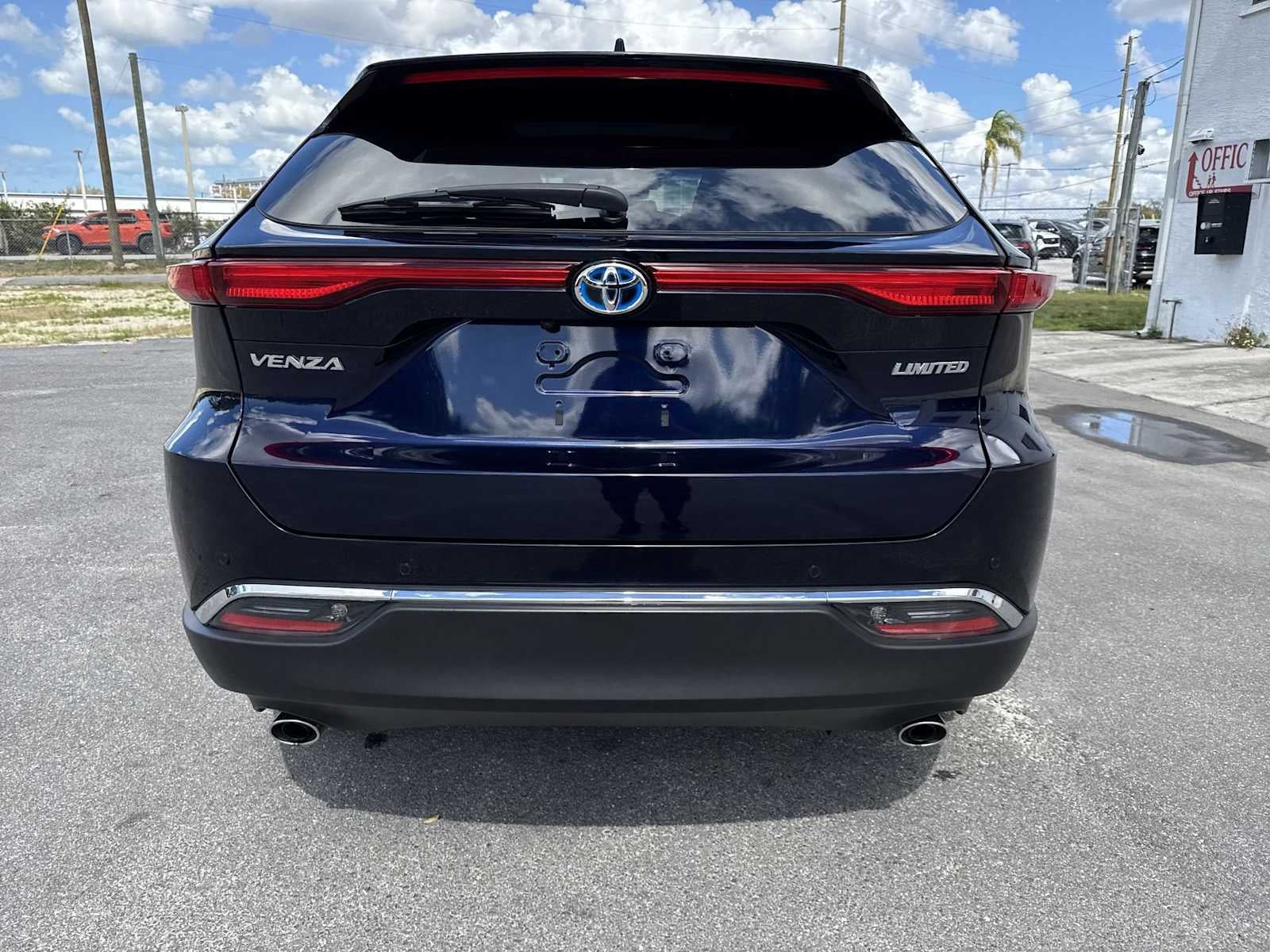 2024 Toyota Venza LE