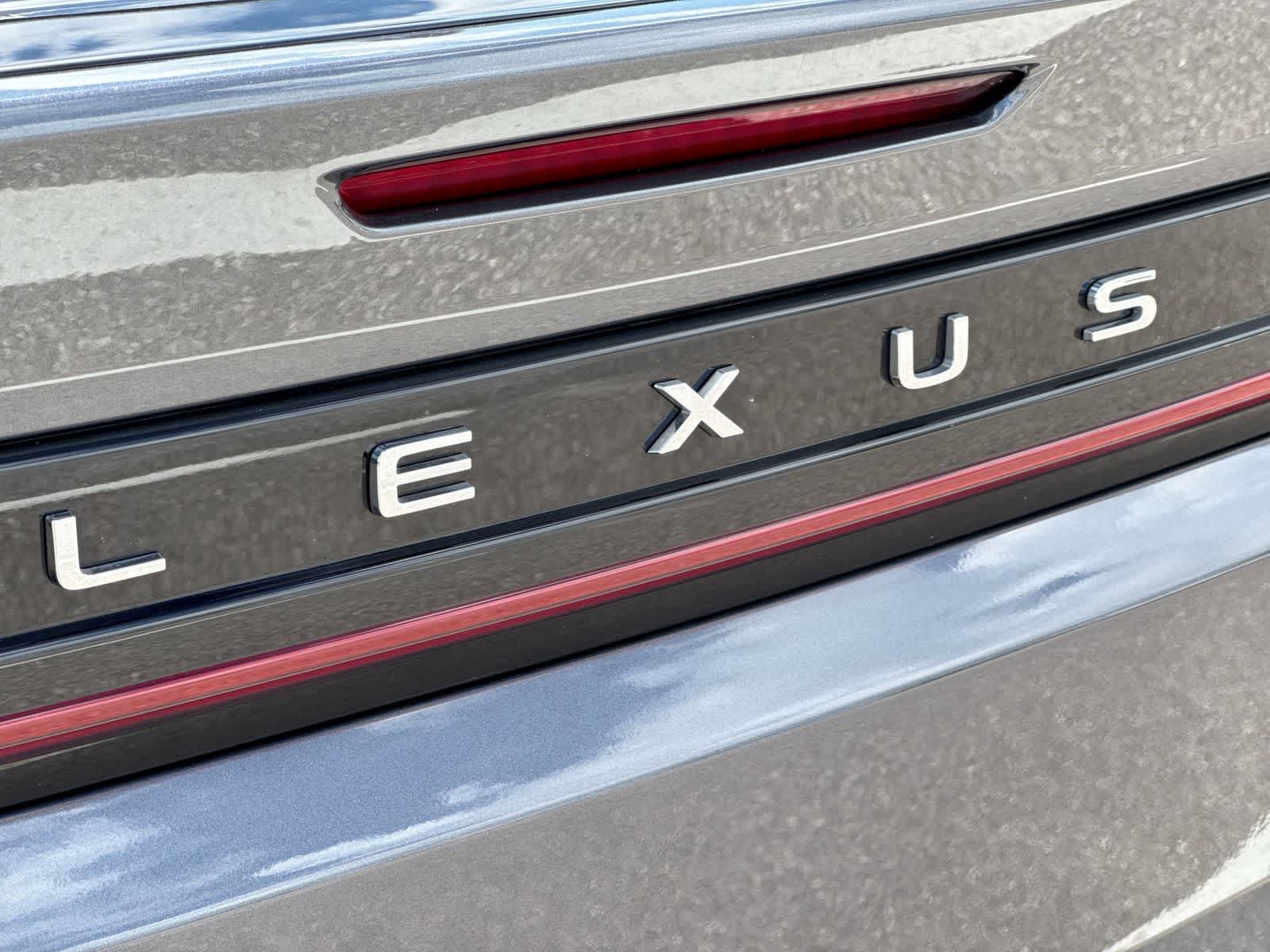 2023 Lexus RZ 450e Luxury