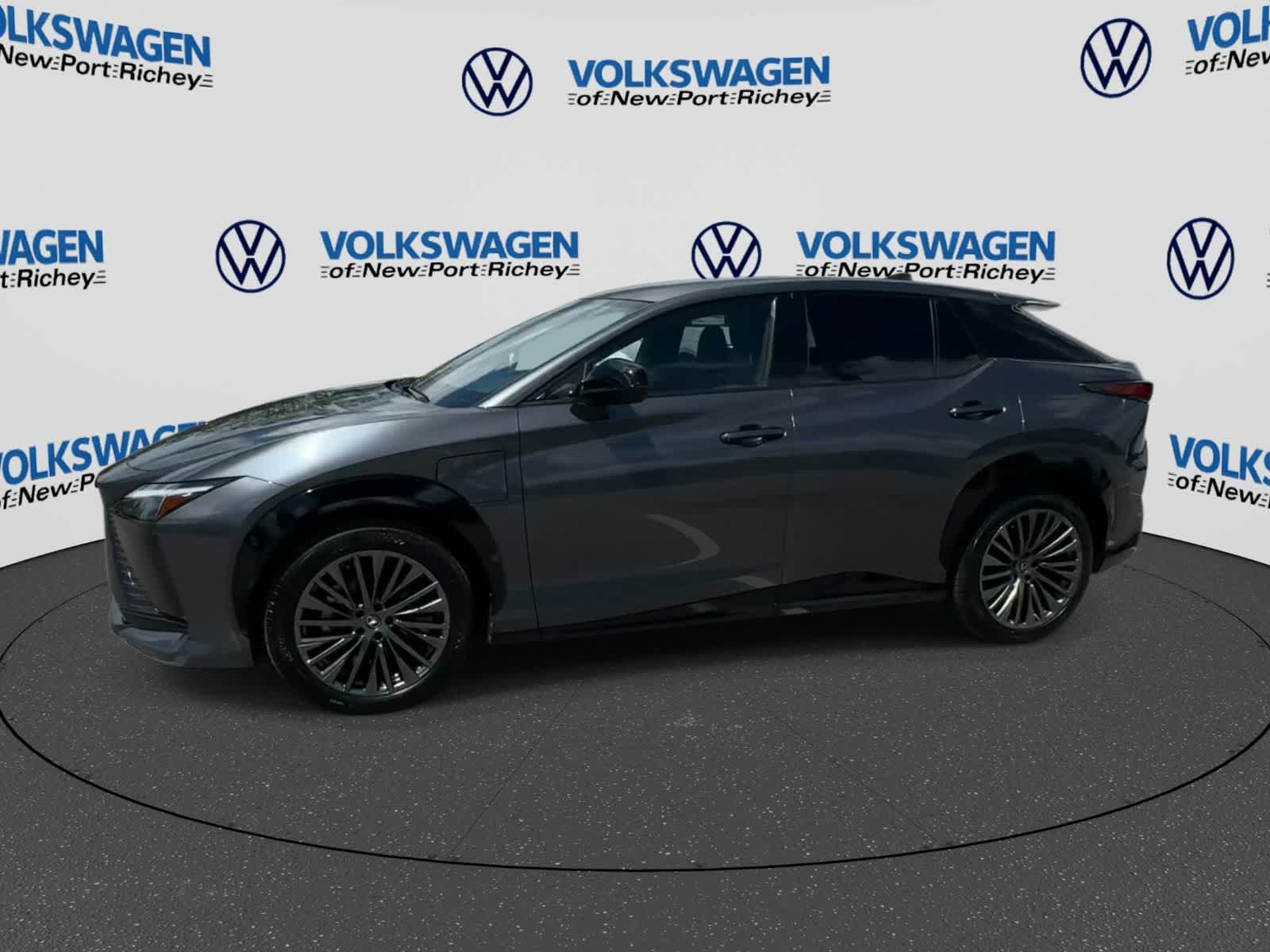 2023 Lexus RZ 450e Luxury