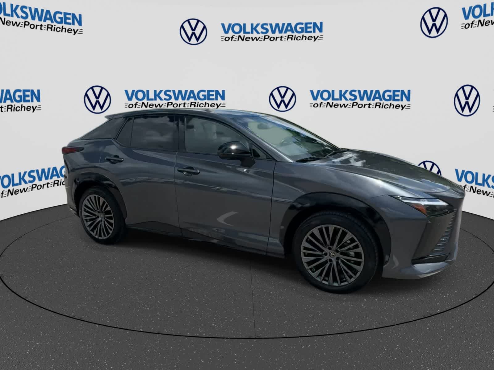 2023 Lexus RZ 450e Luxury