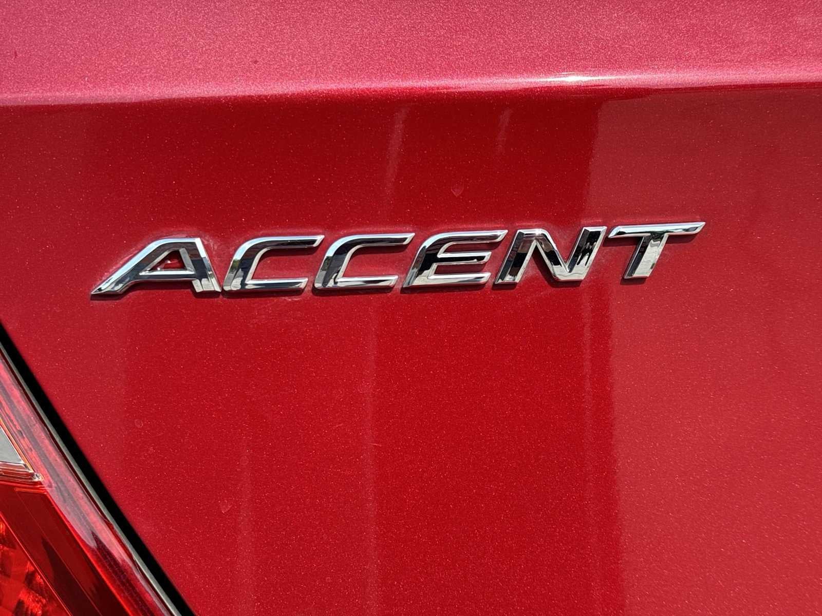 2013 Hyundai Accent 5-Door SE