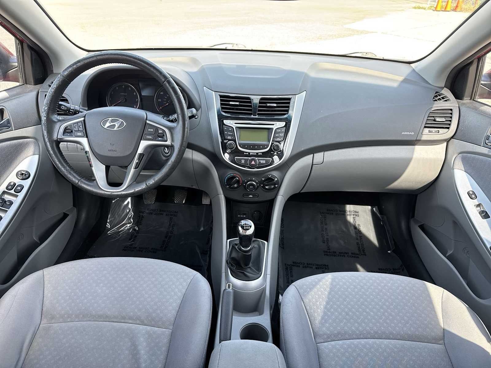 2013 Hyundai Accent 5-Door SE