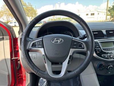 2013 Hyundai Accent 5-Door SE