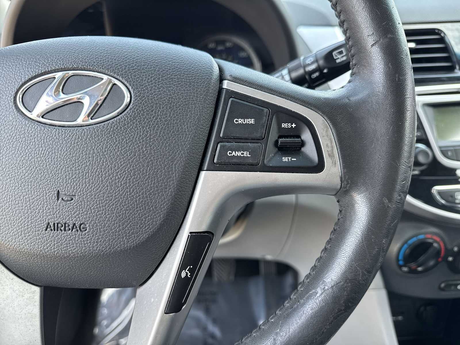 2013 Hyundai Accent 5-Door SE