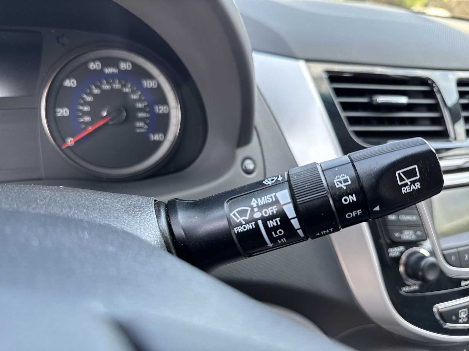 2013 Hyundai Accent 5-Door SE