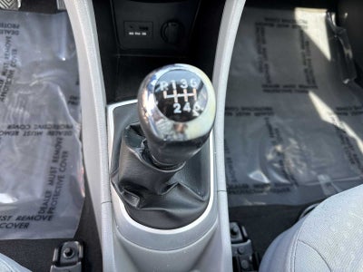 2013 Hyundai Accent 5-Door SE