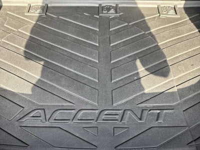 2013 Hyundai Accent 5-Door SE