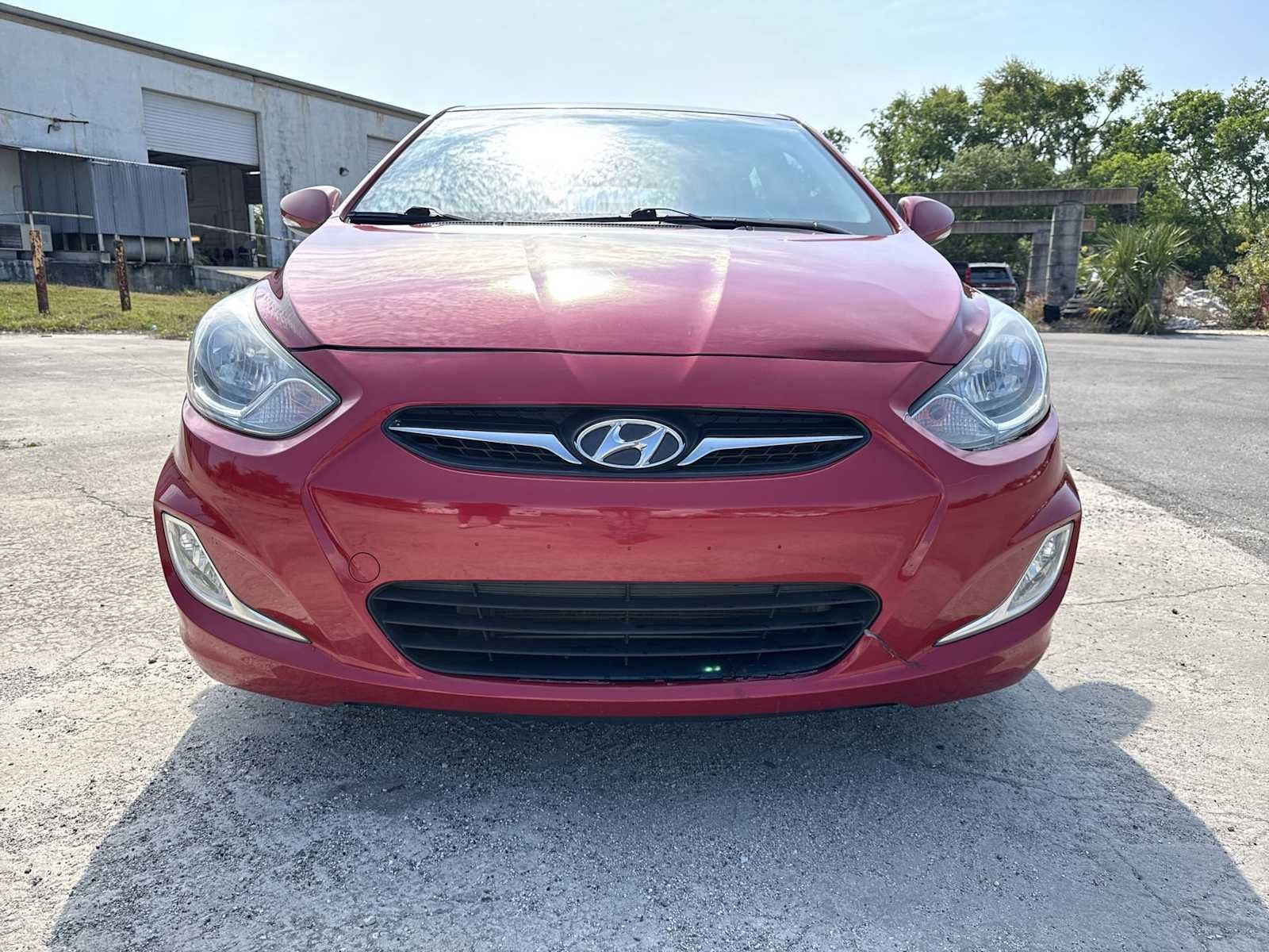 2013 Hyundai Accent 5-Door SE