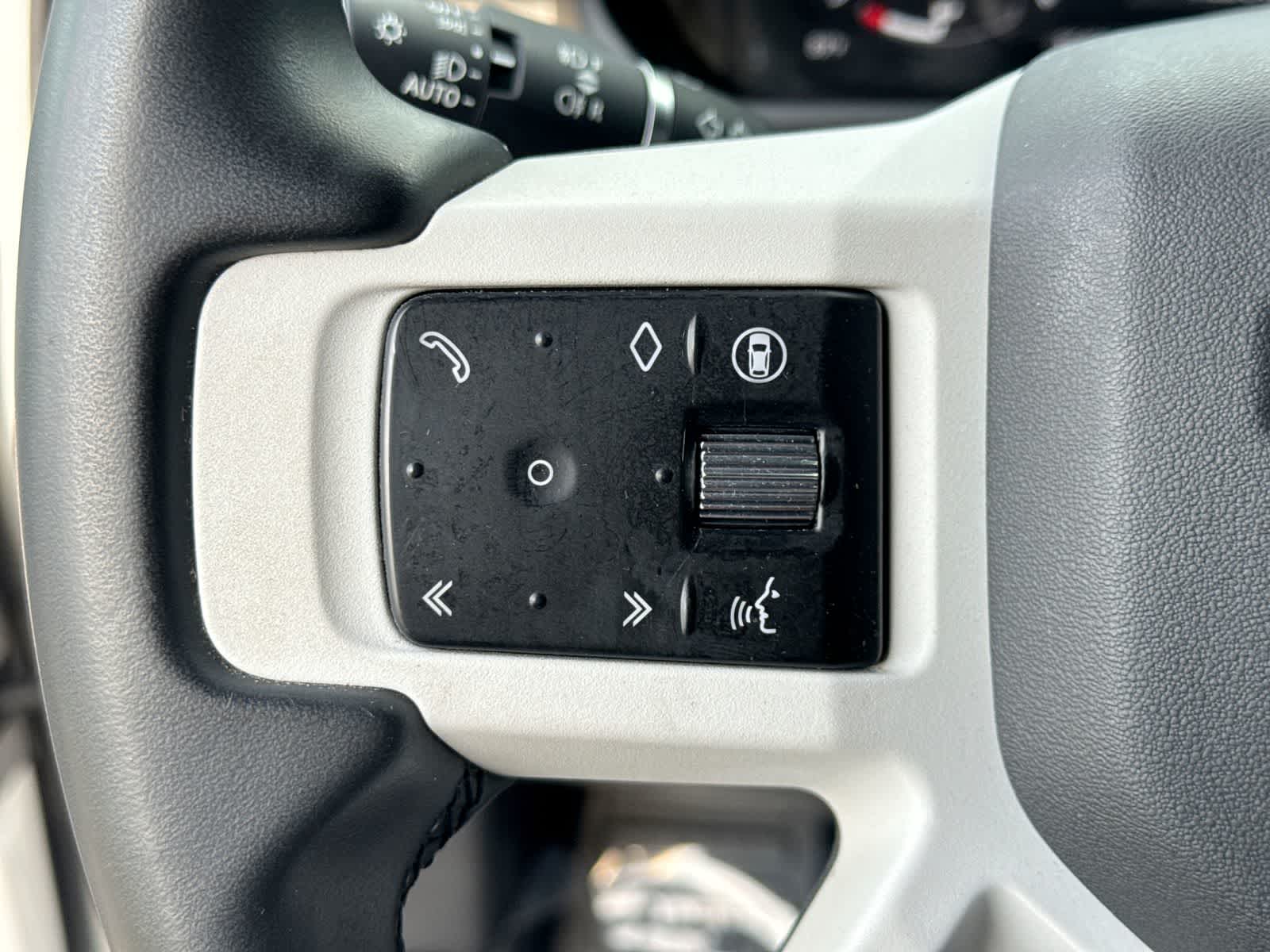 2025 Land Rover Defender S