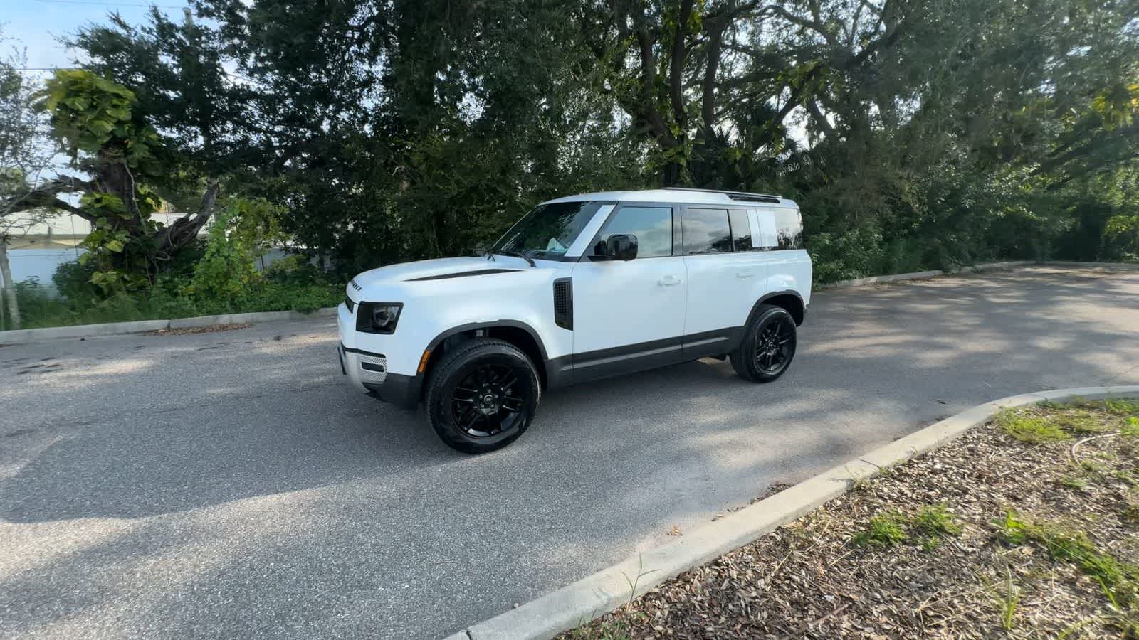 2025 Land Rover Defender S
