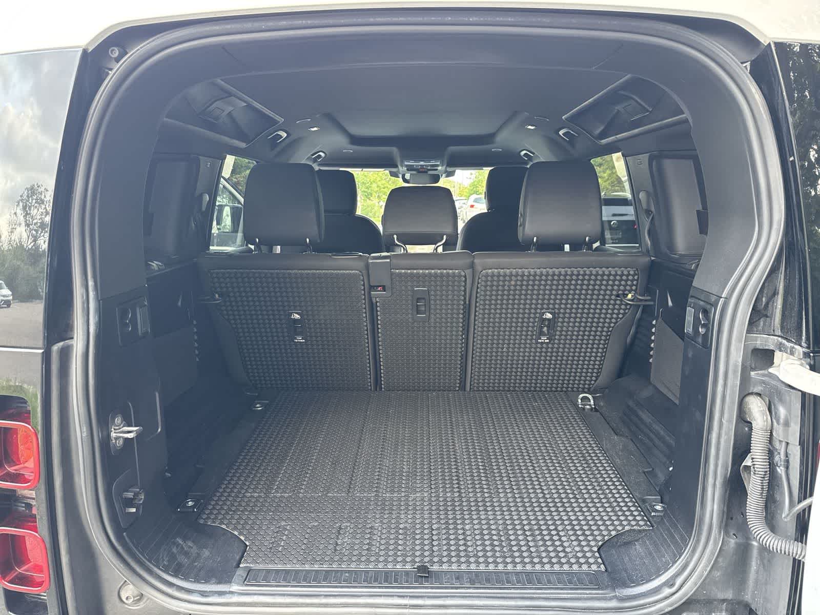 2025 Land Rover Defender S