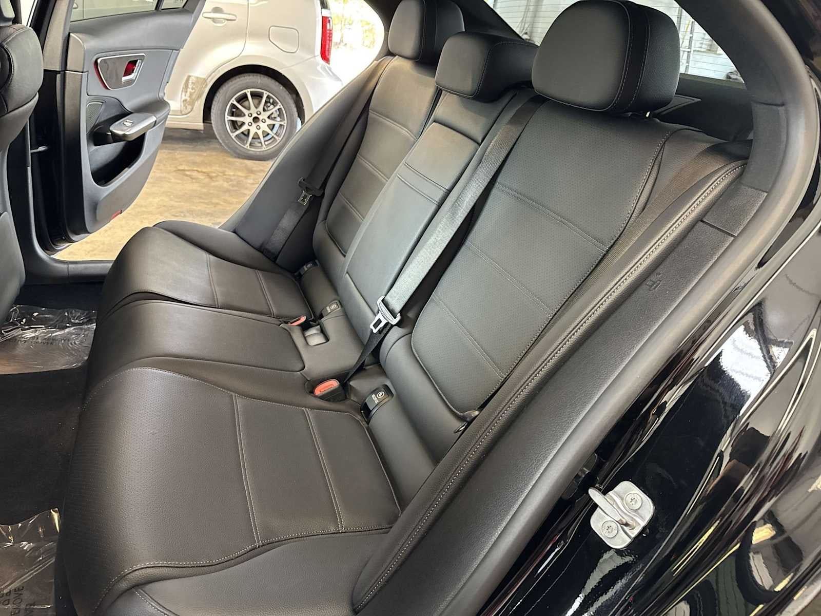 2025 Mercedes-Benz C 300 C 300