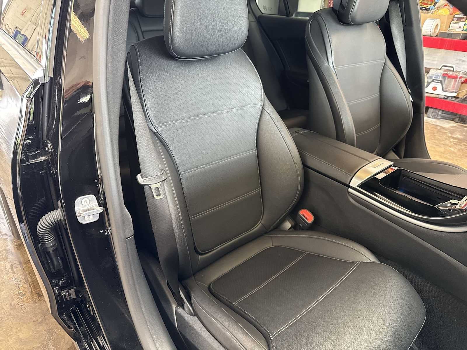 2025 Mercedes-Benz C 300 C 300
