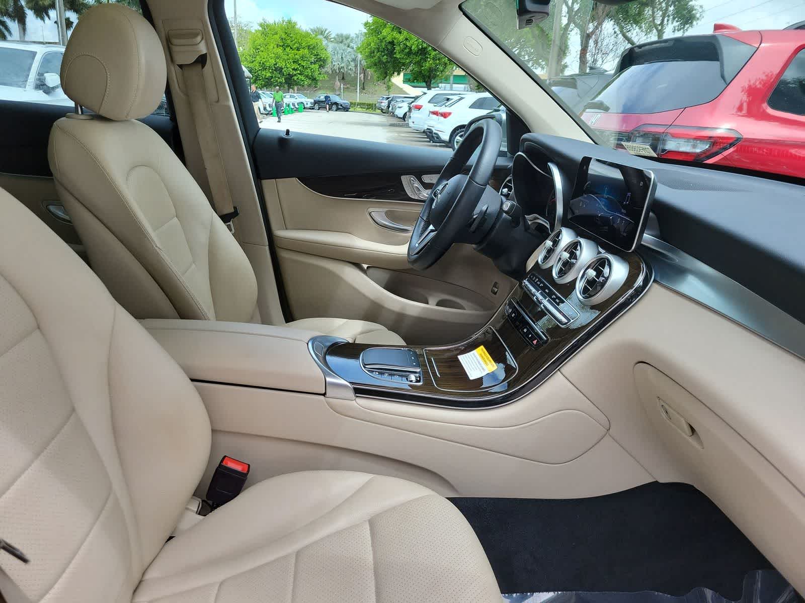 2021 Mercedes-Benz GLC 300 GLC 300