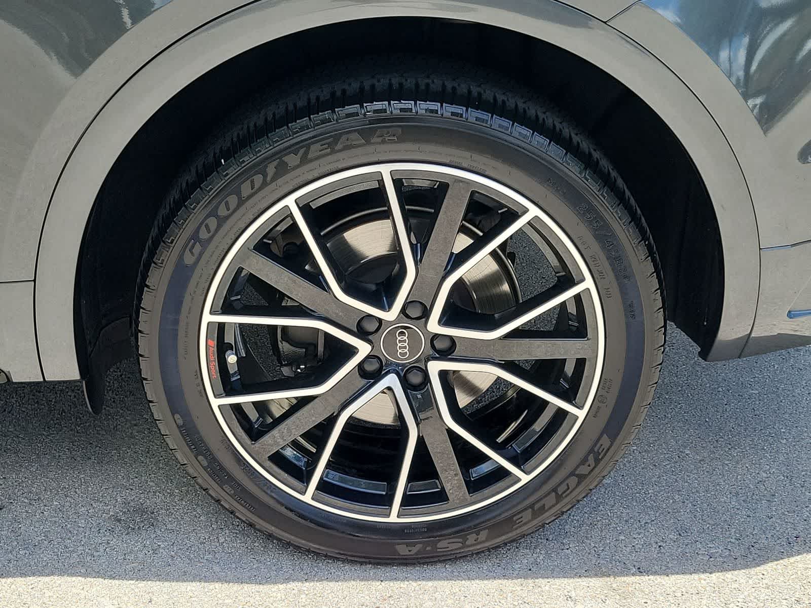 2023 Audi SQ5 Premium Plus