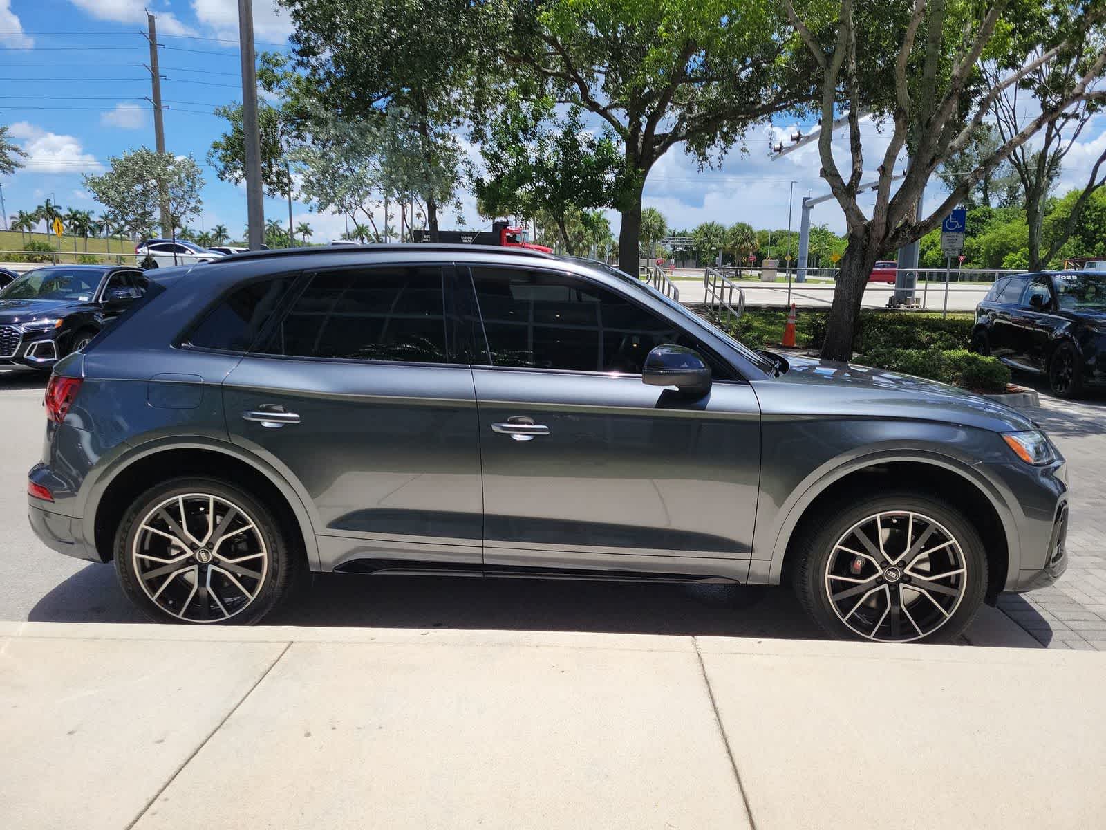 2023 Audi SQ5 Premium Plus