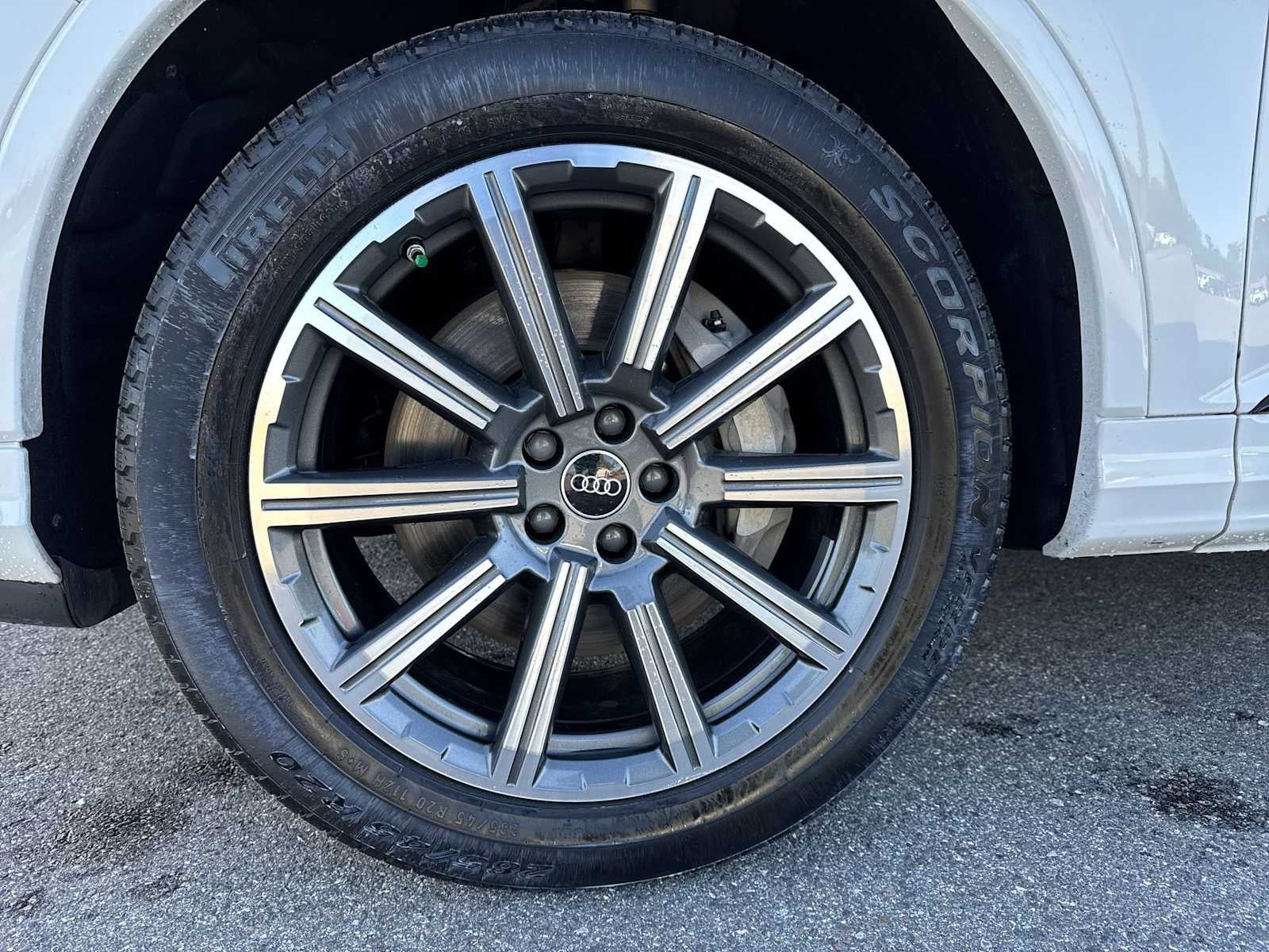 2023 Audi Q7 Premium Plus