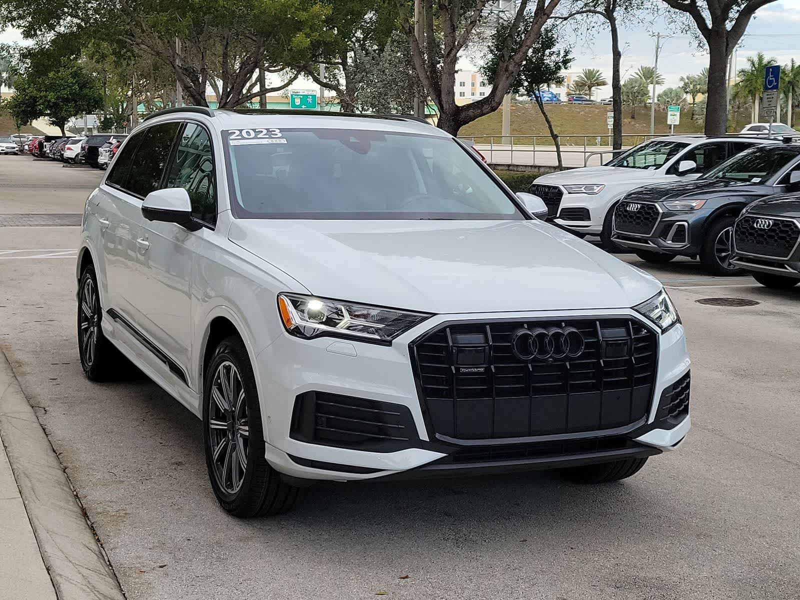 2023 Audi Q7 Premium Plus