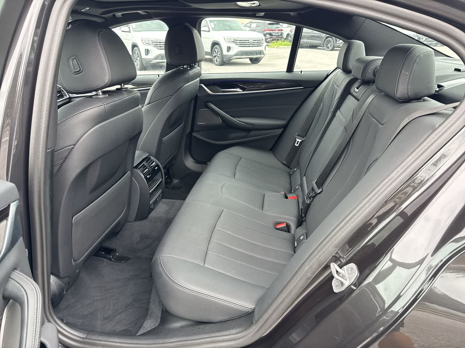 2023 BMW 540i 540i