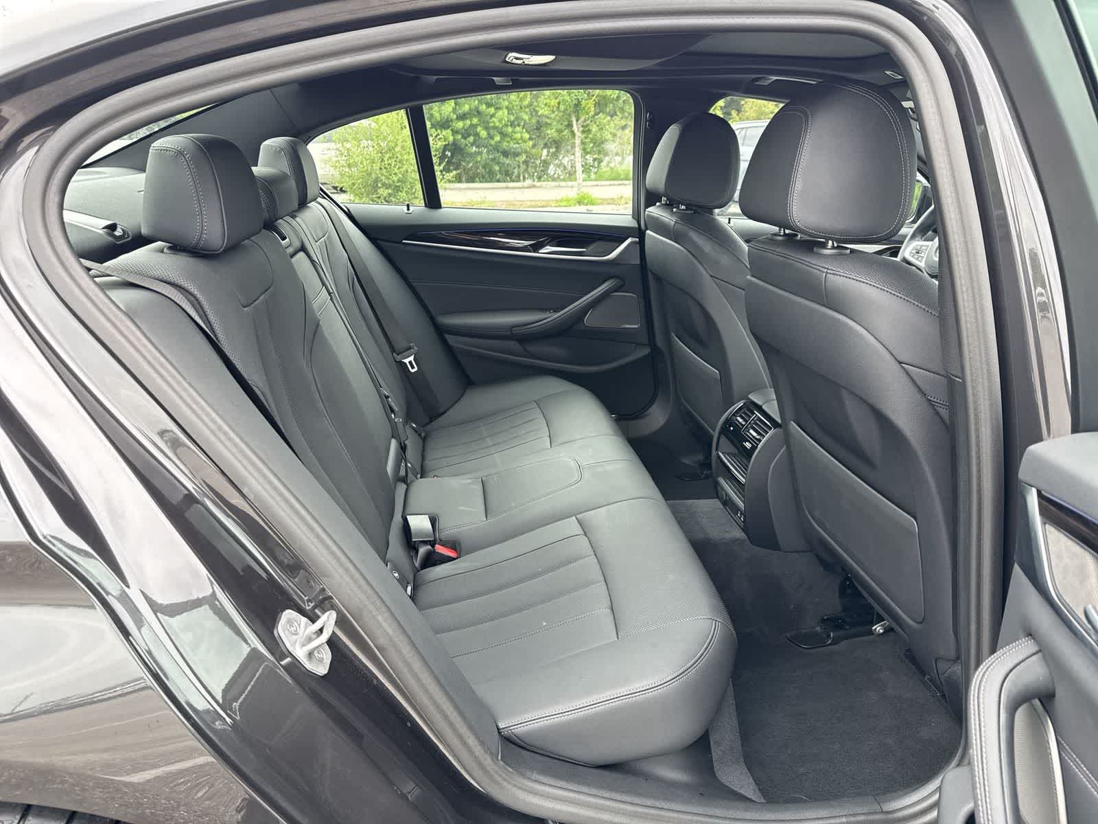 2023 BMW 540i 540i