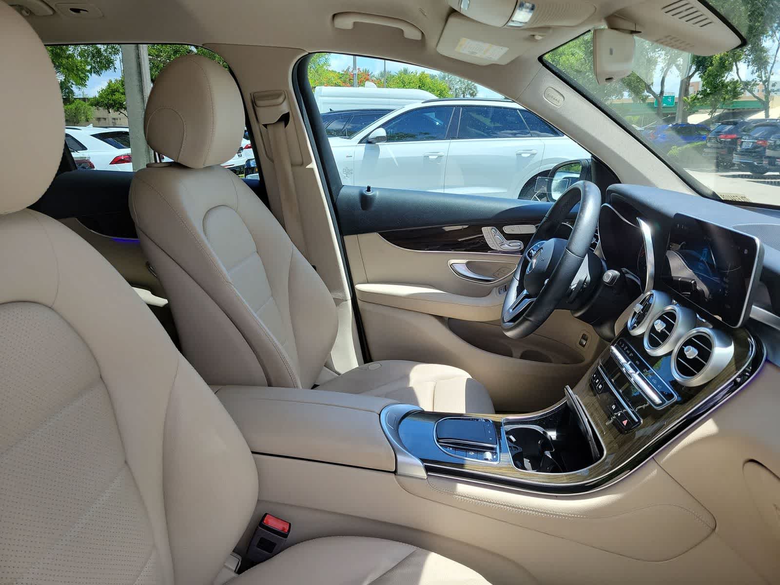 2020 Mercedes-Benz GLC 300 GLC 300