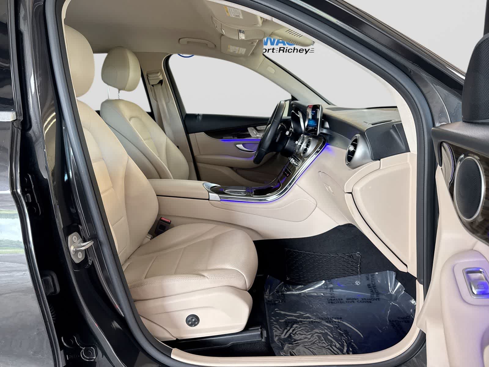 2020 Mercedes-Benz GLC 300 GLC 300