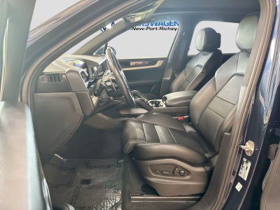 2024 Porsche Cayenne AWD