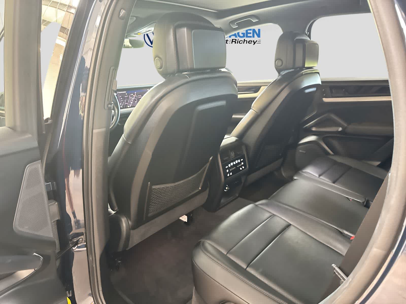 2024 Porsche Cayenne AWD