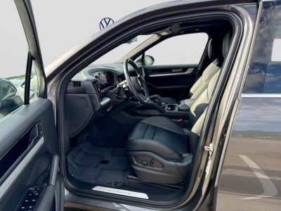 2025 Porsche Cayenne AWD