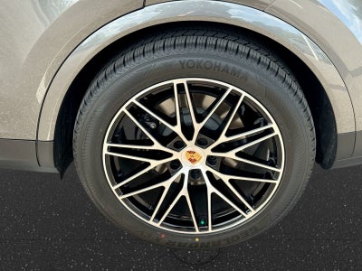 2025 Porsche Cayenne AWD