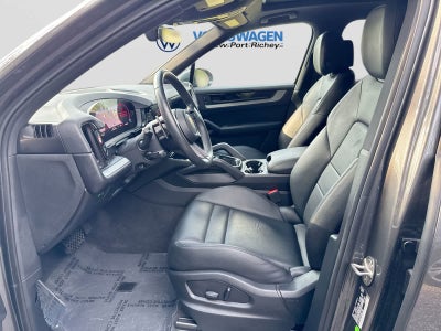 2025 Porsche Cayenne AWD