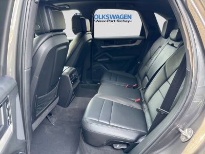 2025 Porsche Cayenne AWD