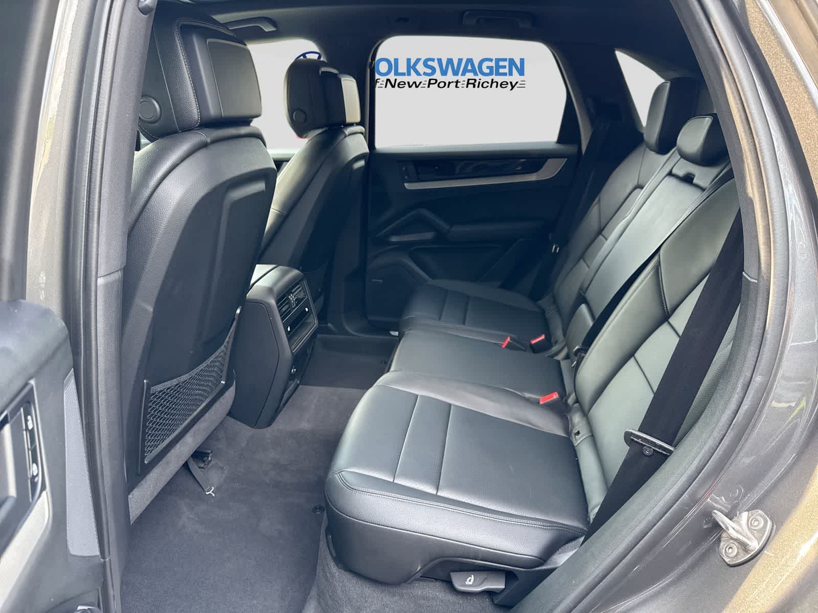 2025 Porsche Cayenne AWD