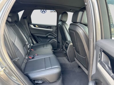 2025 Porsche Cayenne AWD