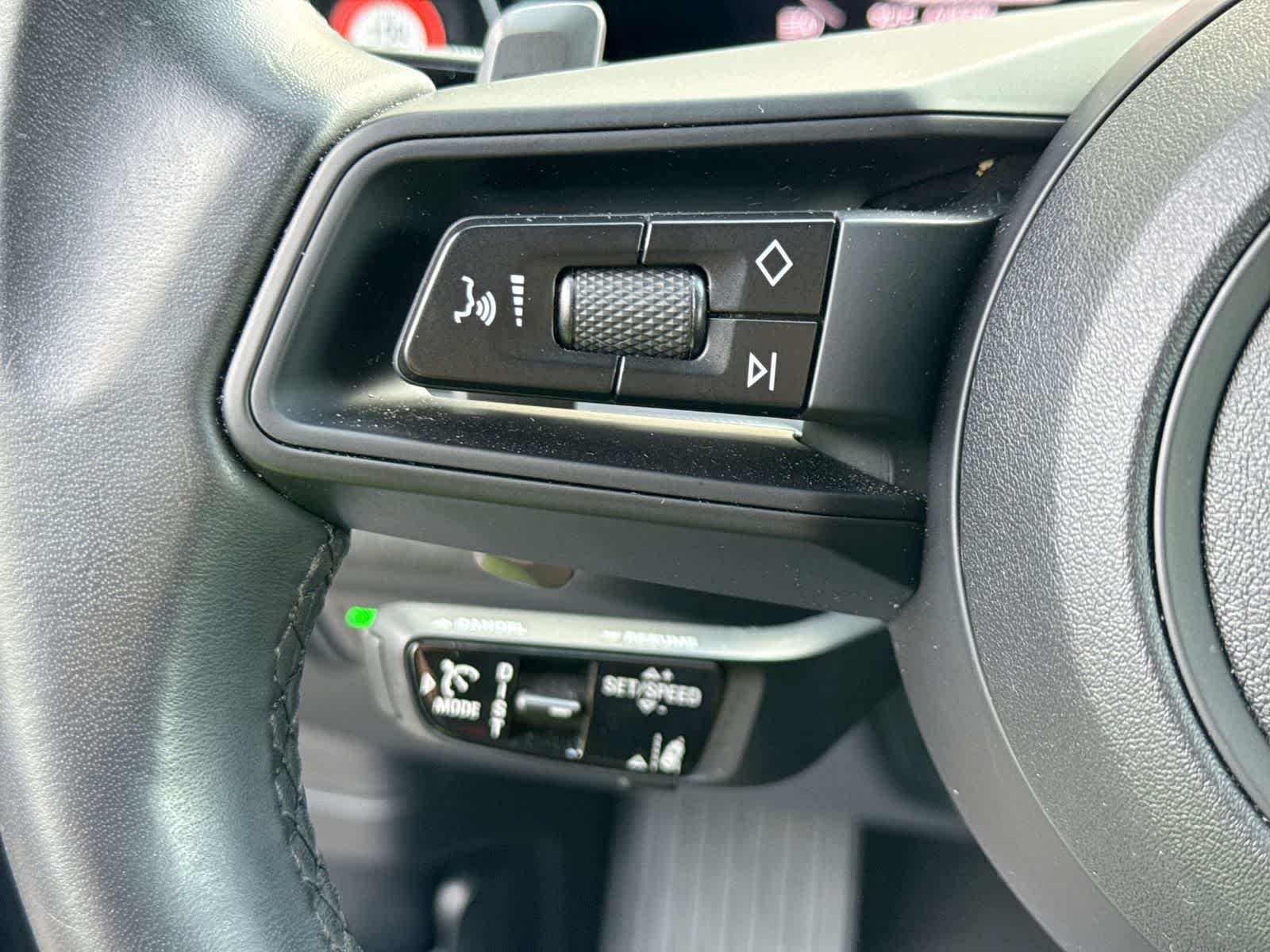 2025 Porsche Cayenne AWD