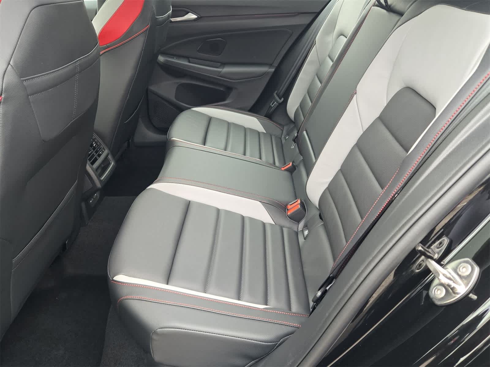 2026 Volkswagen Golf GTI SE