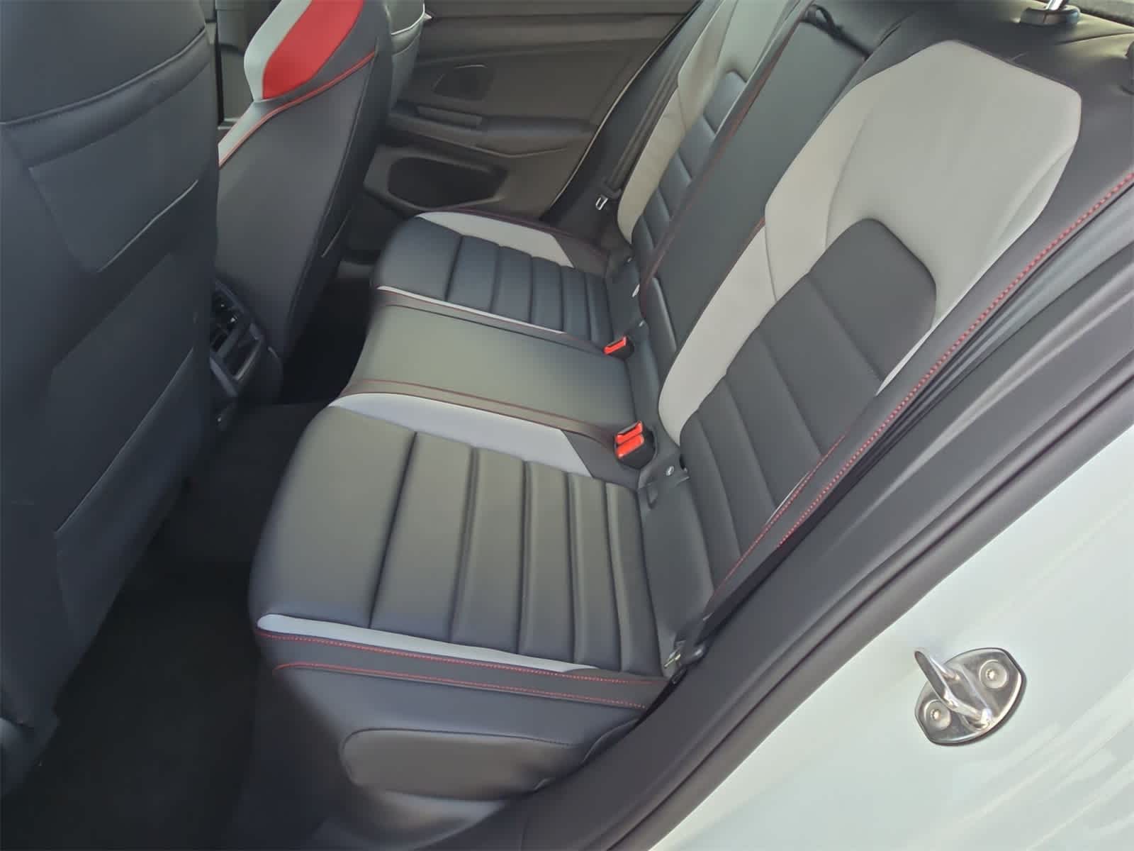 2026 Volkswagen Golf GTI SE