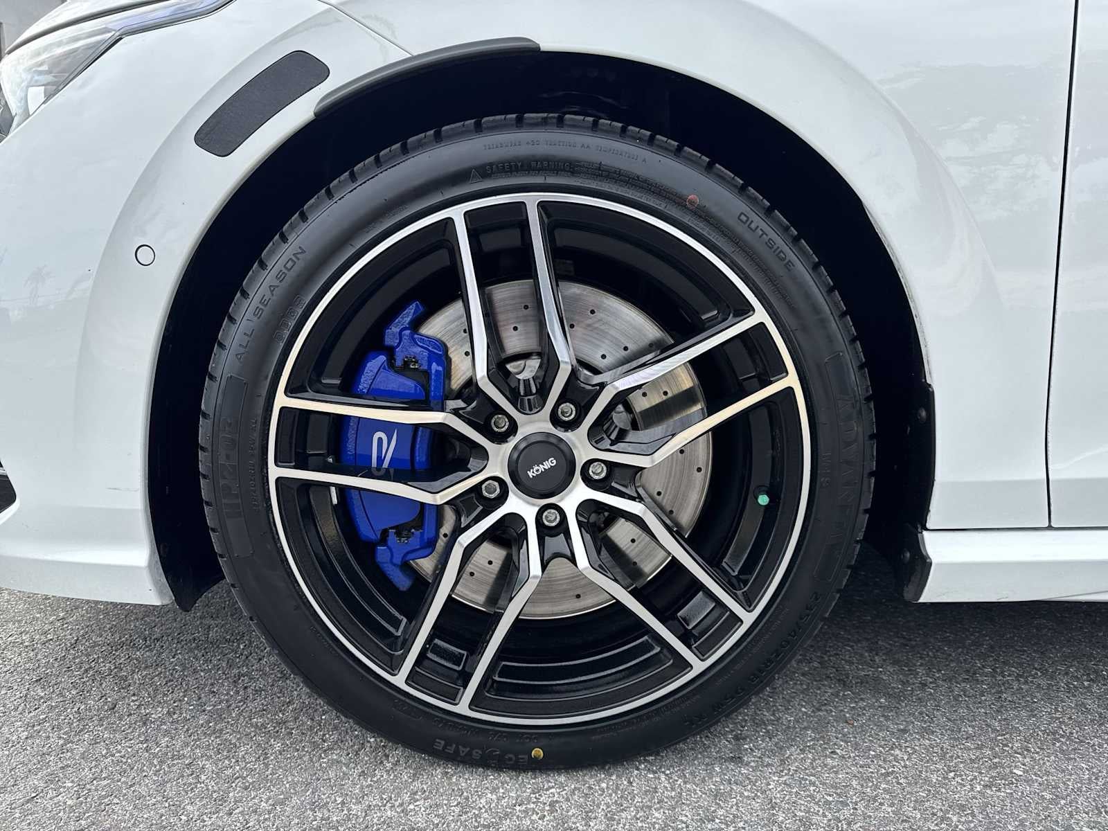 2023 Volkswagen Golf R 2.0T Manual