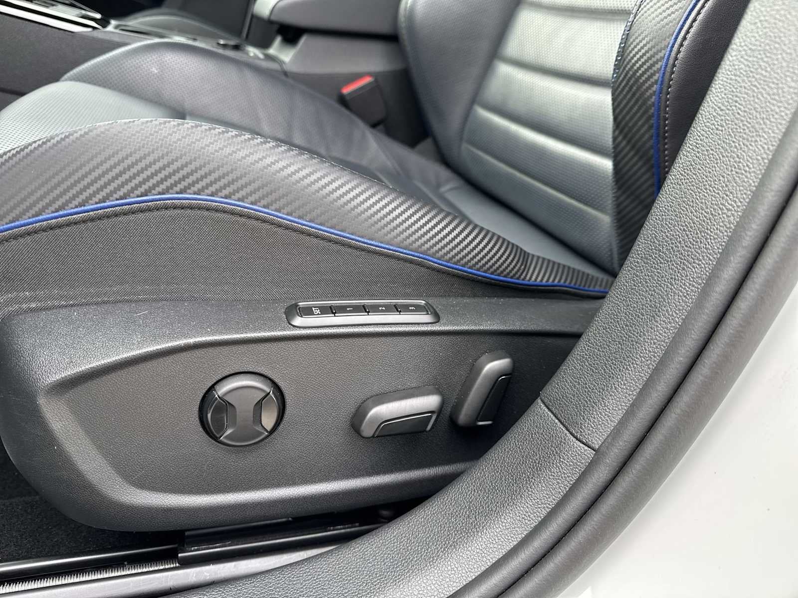 2023 Volkswagen Golf R 2.0T Manual