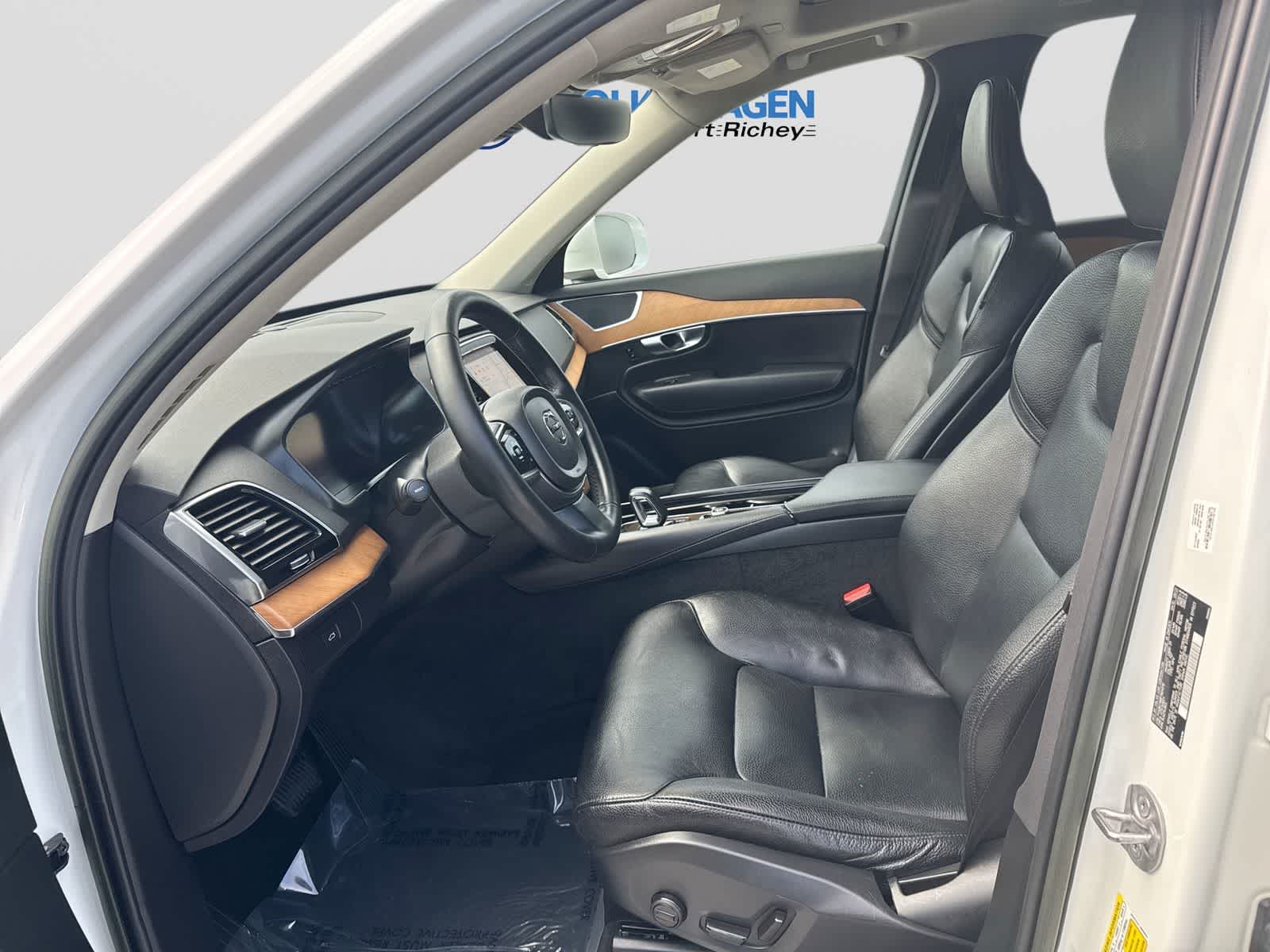 2023 Volvo XC90 Plus