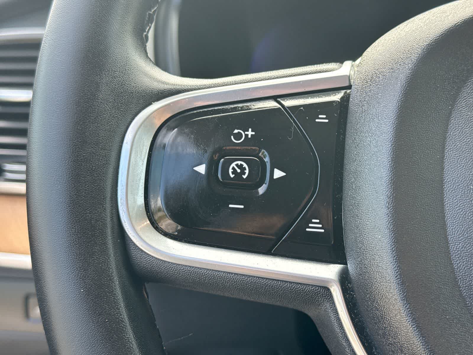 2023 Volvo XC90 Plus