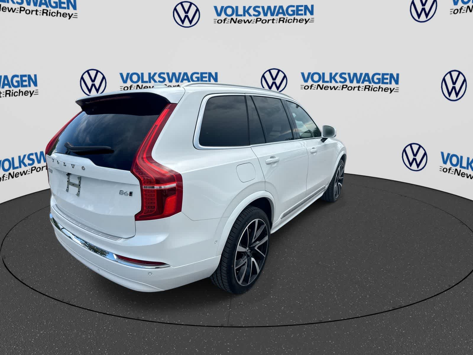 2023 Volvo XC90 Plus
