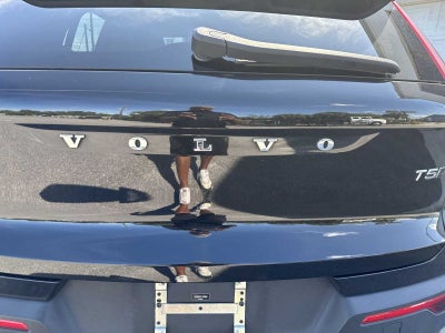 2020 Volvo XC40 Momentum