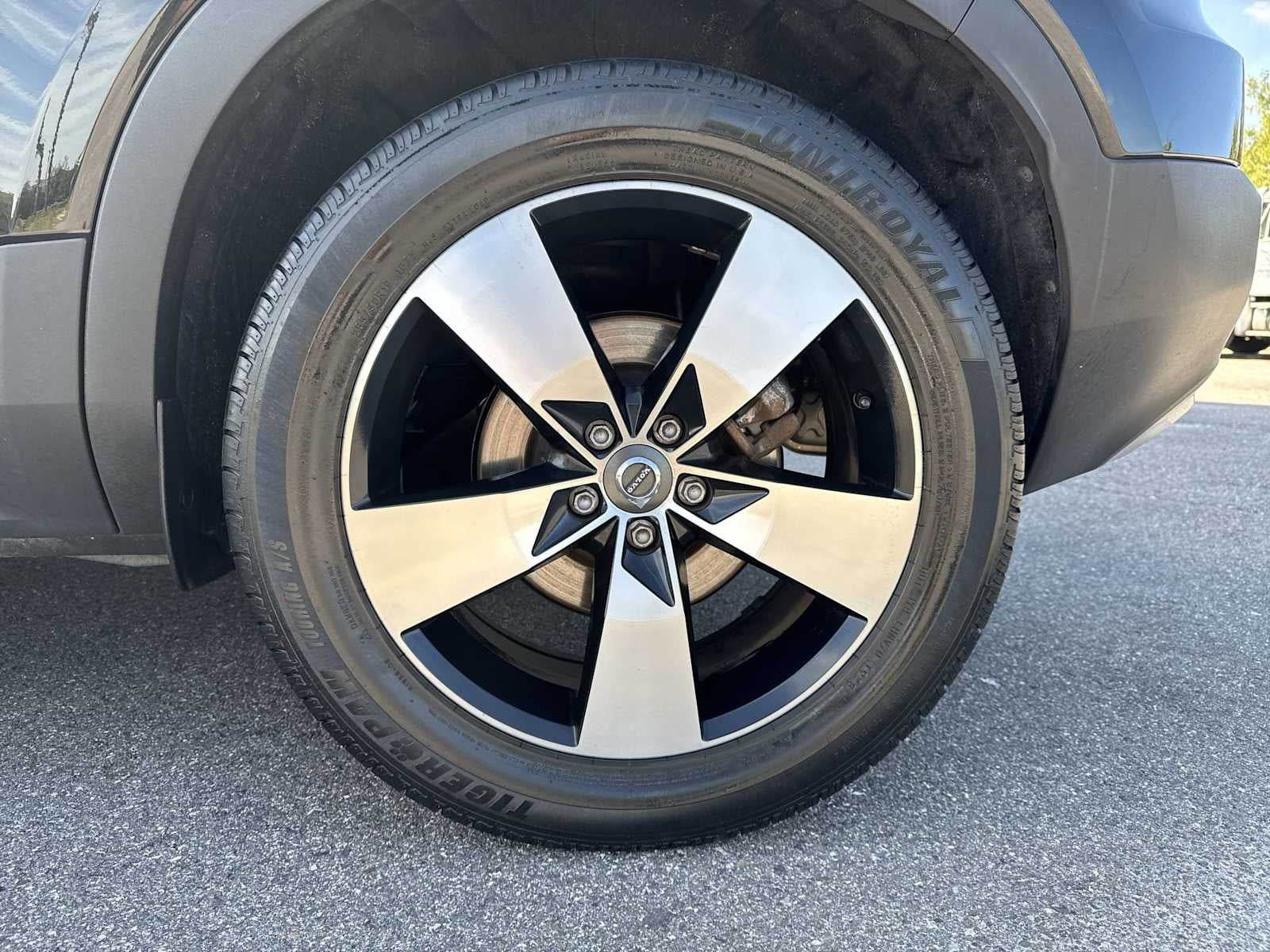 2020 Volvo XC40 Momentum