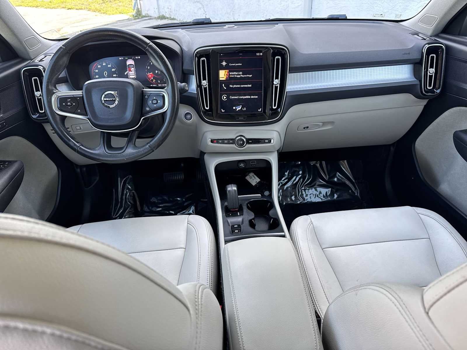2020 Volvo XC40 Momentum